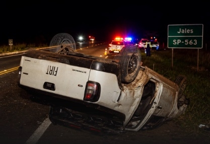 Homem morre depois de capotamento de picape em pista de Jales homem-morre-apos-capotamento-de-picape-em-rodovia-de-jales